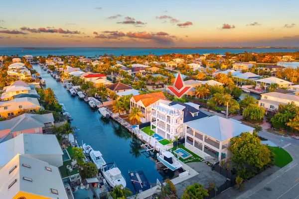 $4,200,000 | 3 Evergreen Avenue, Key Haven, FL 33040