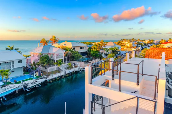 $4,200,000 | 3 Evergreen Avenue, Key Haven, FL 33040
