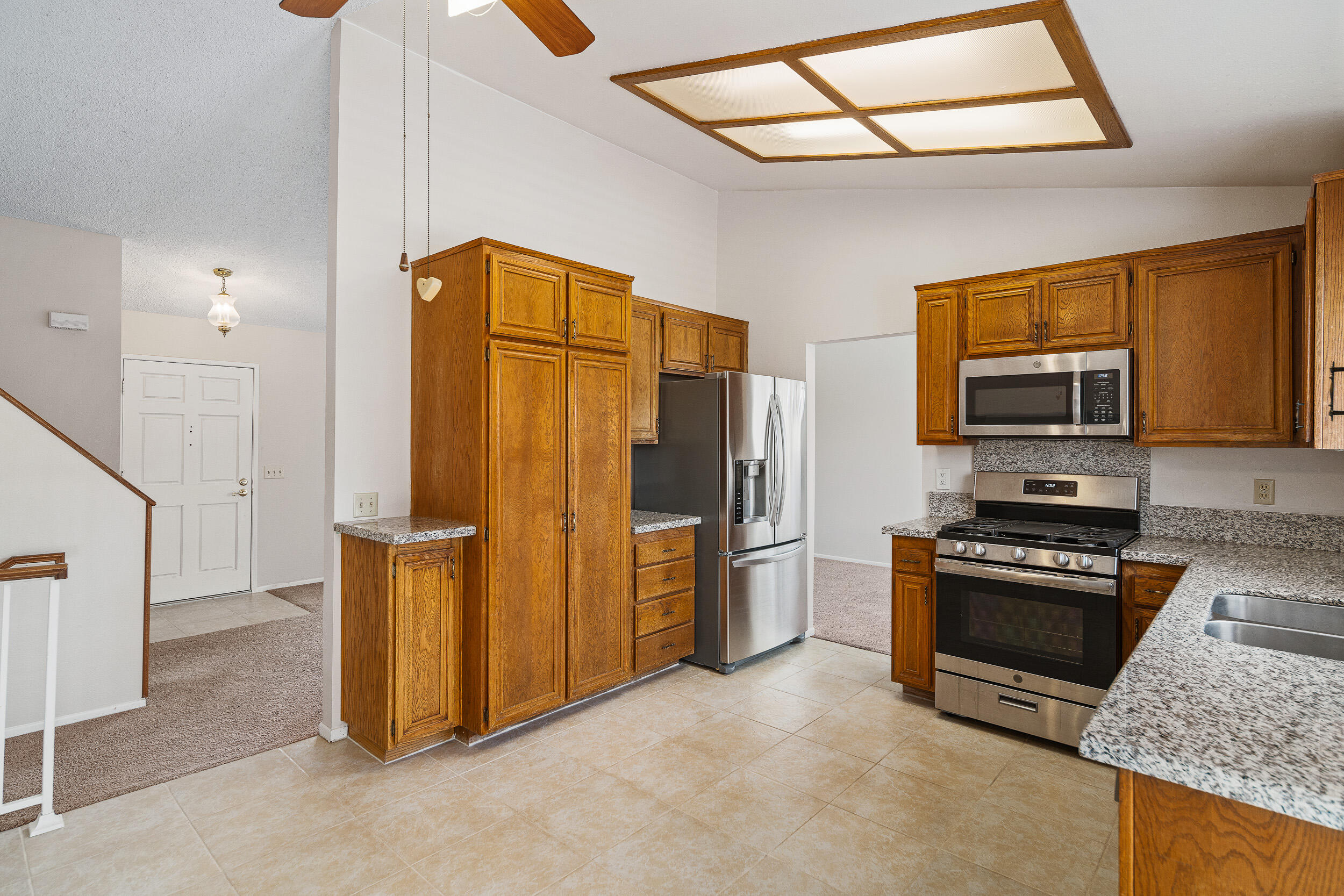 1318 Kings Road Palmdale, CA 93551 - Photo 11 of 36 Kings-11