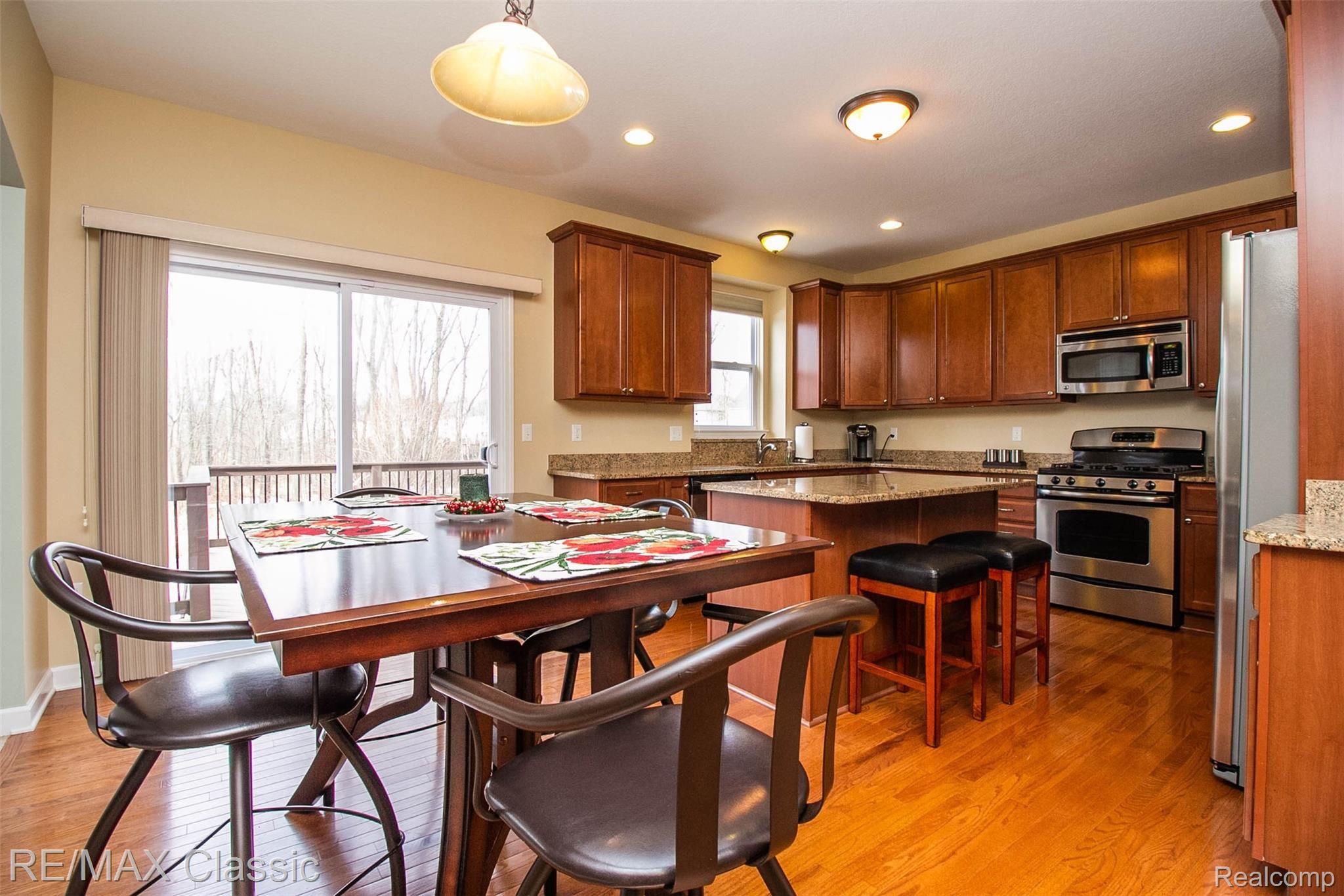 27135 Victoria Road Novi, MI 48374 - Photo 14 of 54 Kitchen view #1