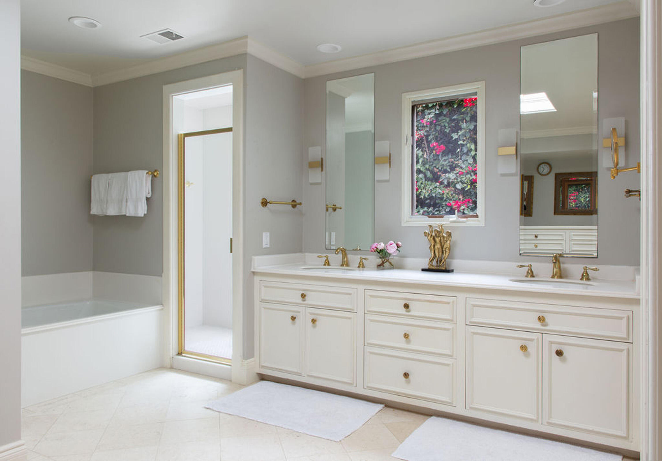 1333 East Valley Road Montecito, CA 93108 - Photo 15 of 23 Primary bathroom