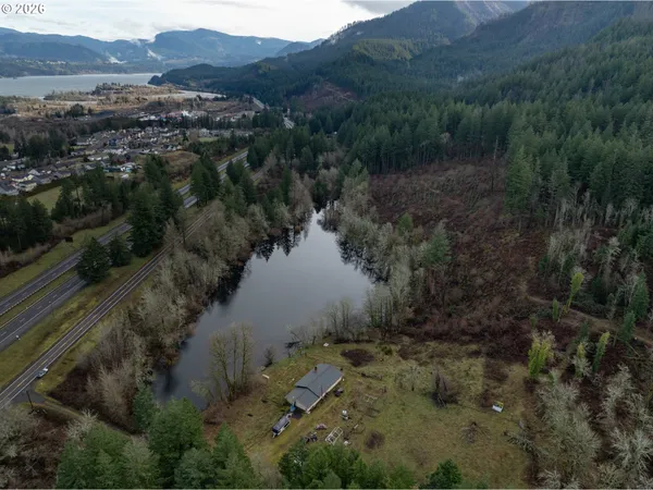 $1,500,000 | 820 Frontage Road, Cascade Locks, OR 97014