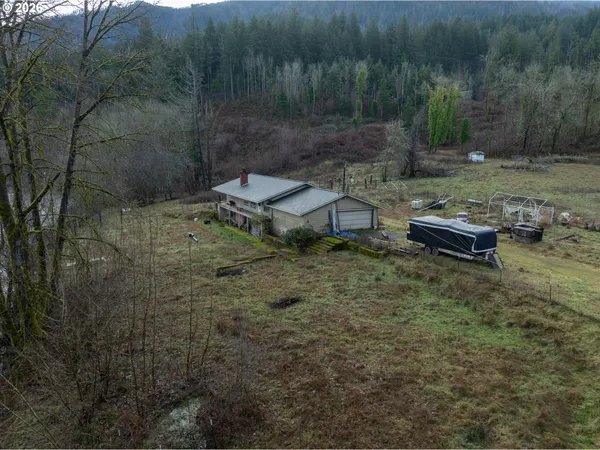 $1,500,000 | 820 Frontage Road, Cascade Locks, OR 97014