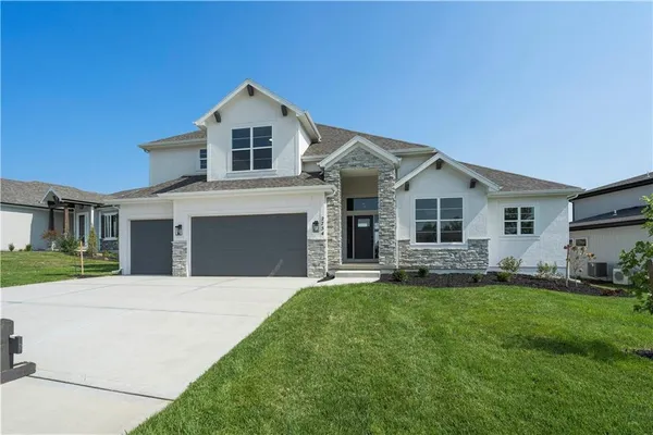 $785,900 | 4746 Sienna Ridge, Riverside, MO 64150