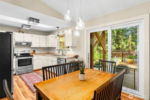 $955,000 | 11837 Venice Loop Northeast, Bainbridge Island, WA 98110