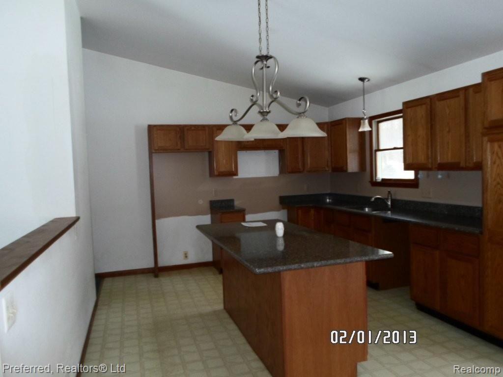 13627 Lenmoore Road Belleville, MI 48111 - Photo 7 of 20 kitchen