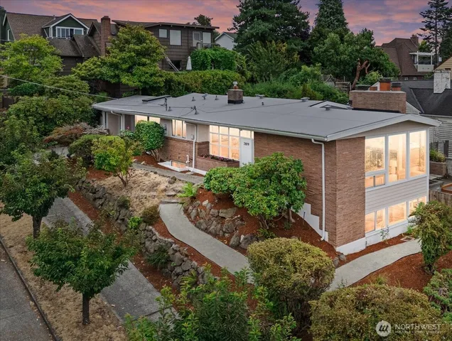 $1,590,000 | 2819 West McGraw Street, Seattle, WA 98199