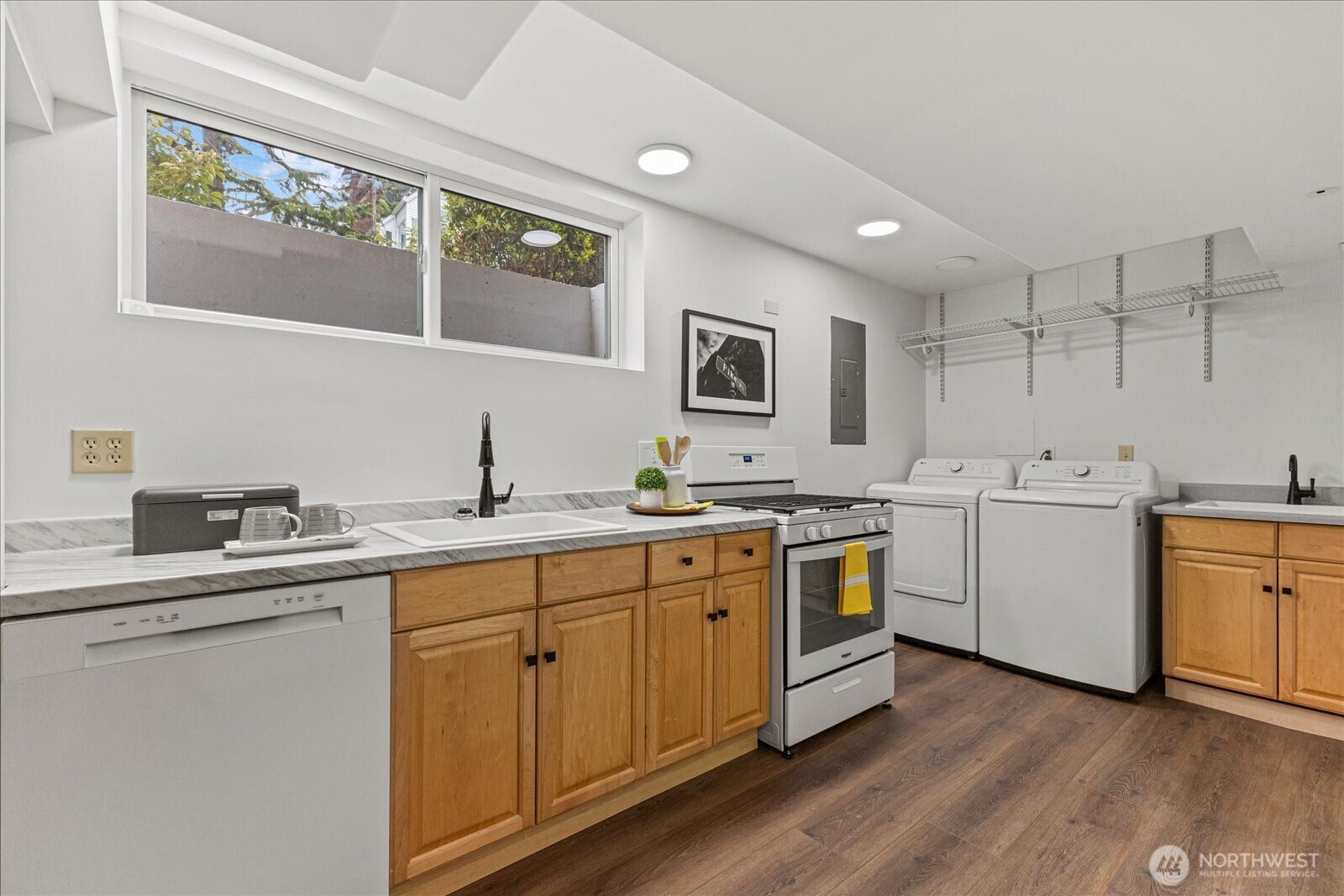 2819 West McGraw Street Seattle, WA 98199 - Photo 28 of 40