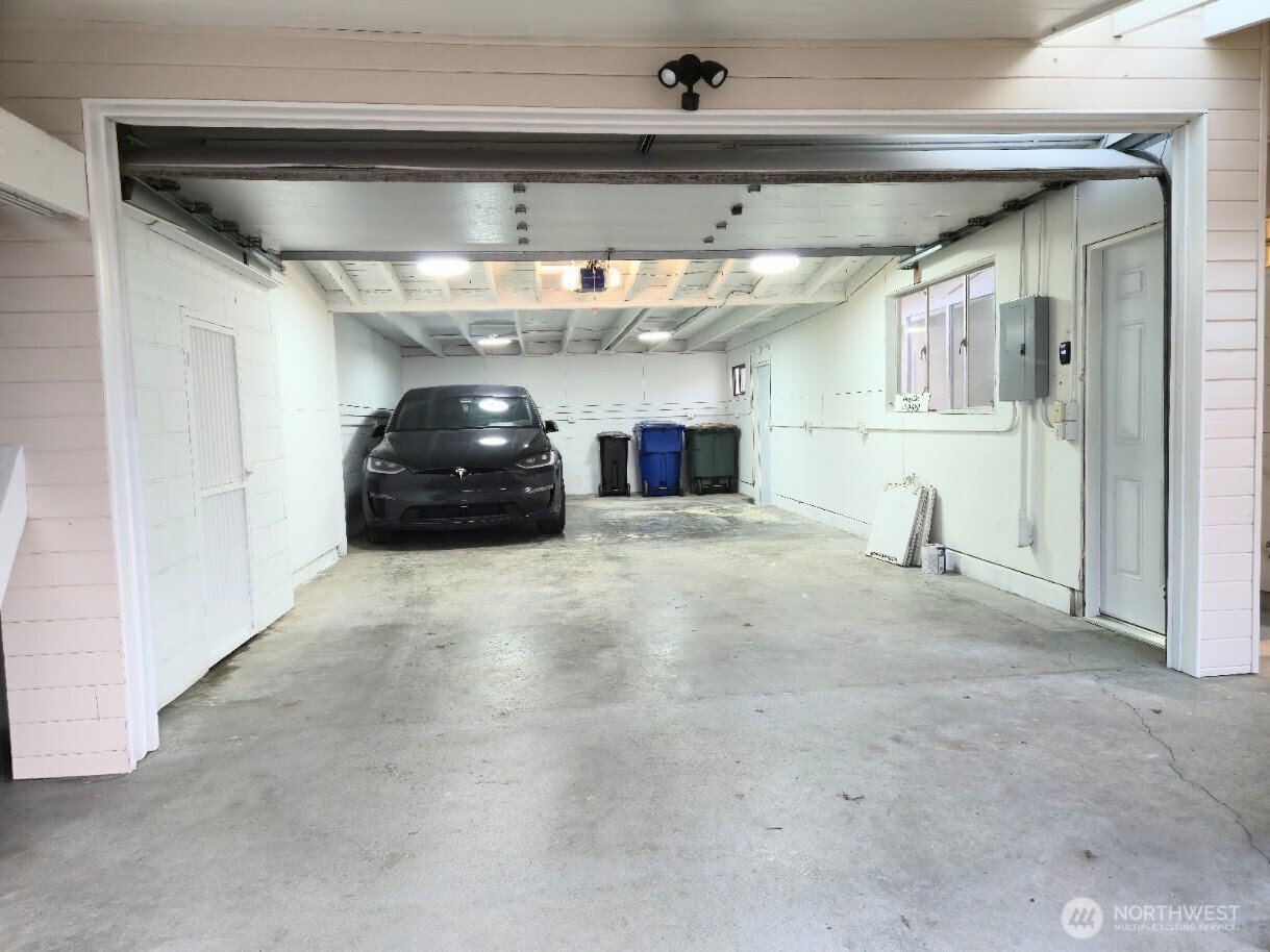 2819 West McGraw Street Seattle, WA 98199 - Photo 37 of 40 a view of a car in garage