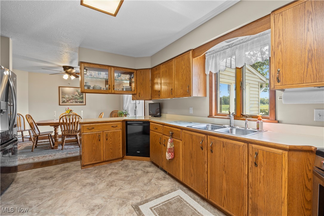 7305 Darrow Road Huron, OH 44839 - Photo 13 of 44