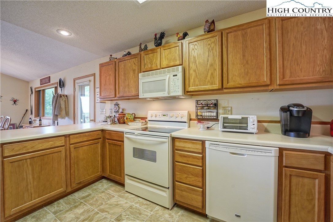 128 Tamarack Road Beech Mountain, NC 28604 - Photo 15 of 40 Gallery Image 15