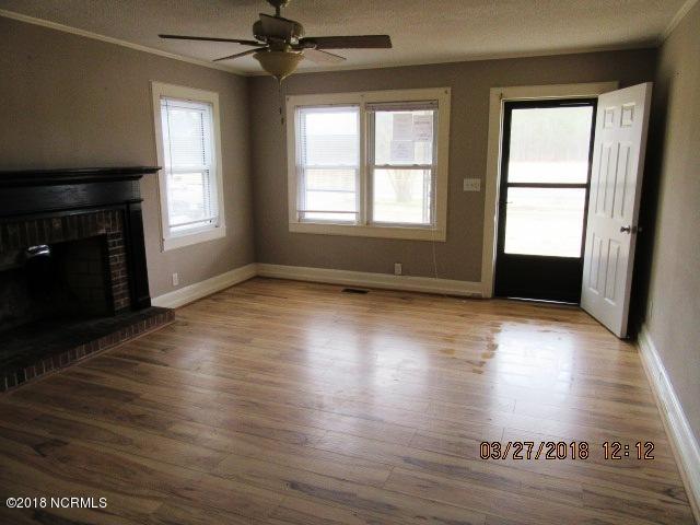 3223 Whortonsville Road Merritt, NC 28556 - Photo 5 of 14 3223 Whortonsville Living Room