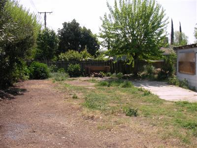 452 South Randy Porterville, CA 93257 - Photo 5 of 6 Spacious back yard.