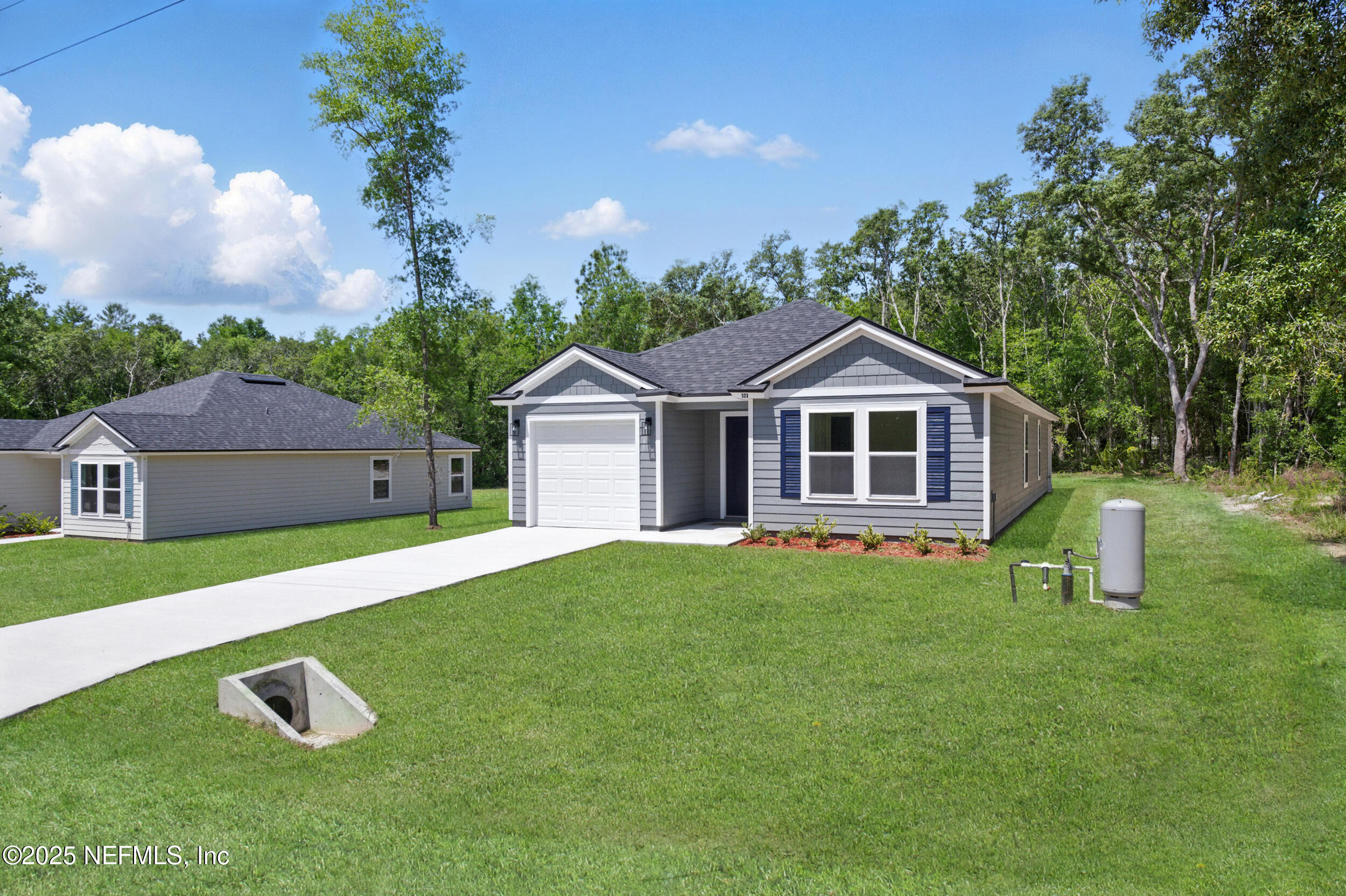 323 Rustic Road Satsuma, FL 32189 - Photo 7 of 29 323 rustic rd002