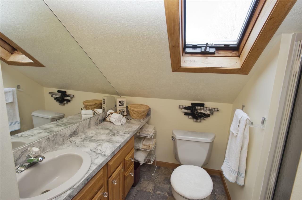 2107 Island View Road Traverse City, MI 49686 - Photo 16 of 36 1798441-15.JPG