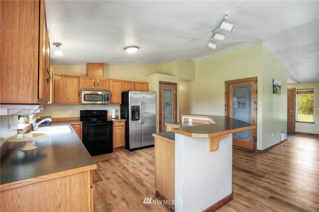 13016 Vail Road Southeast Yelm, WA 98597 - Photo 9 of 25 Gallery Image 9