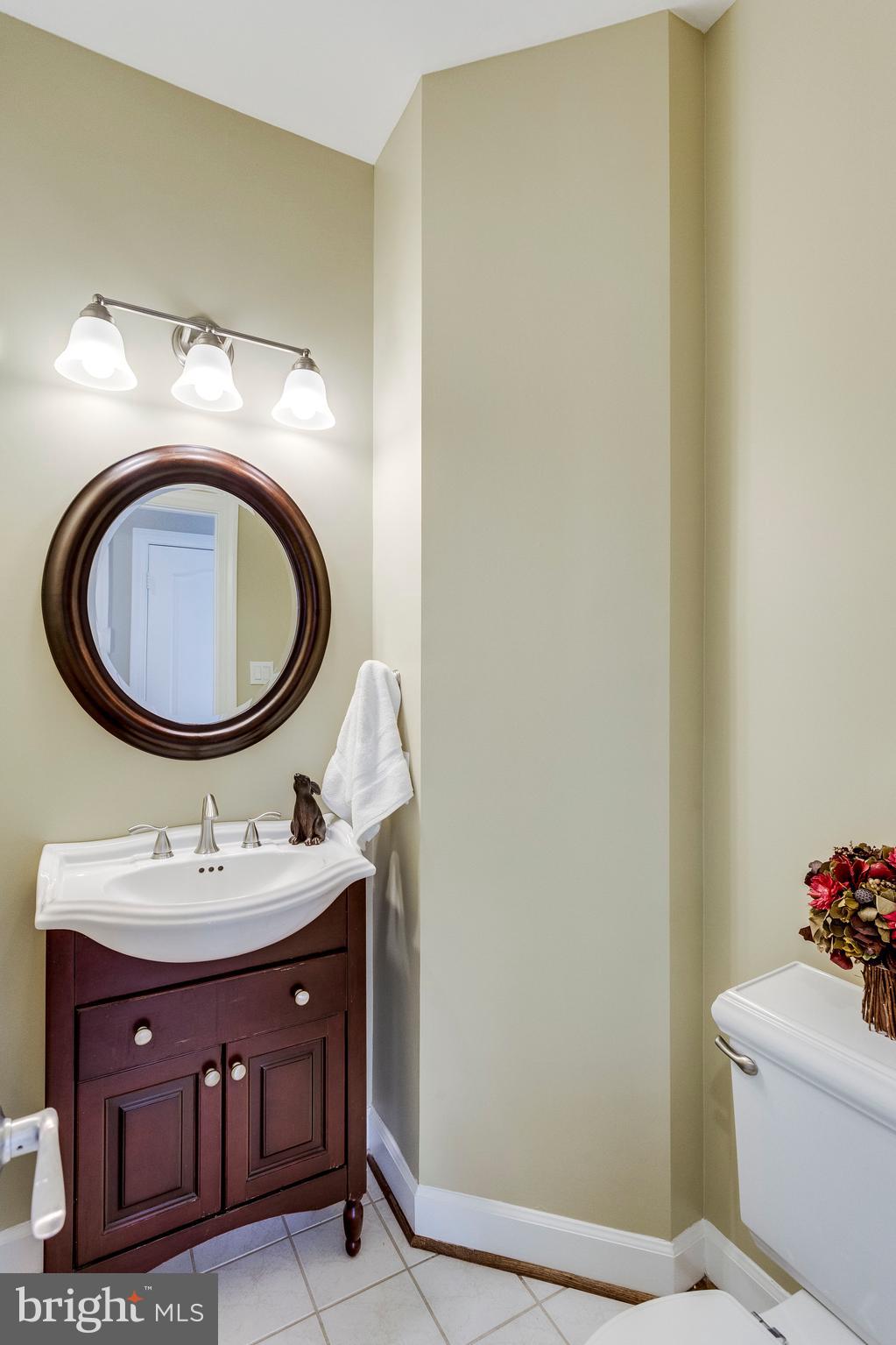 1308 Sawbridge Way Reston, VA 20194 - Photo 16 of 61 Main Level Powder Room