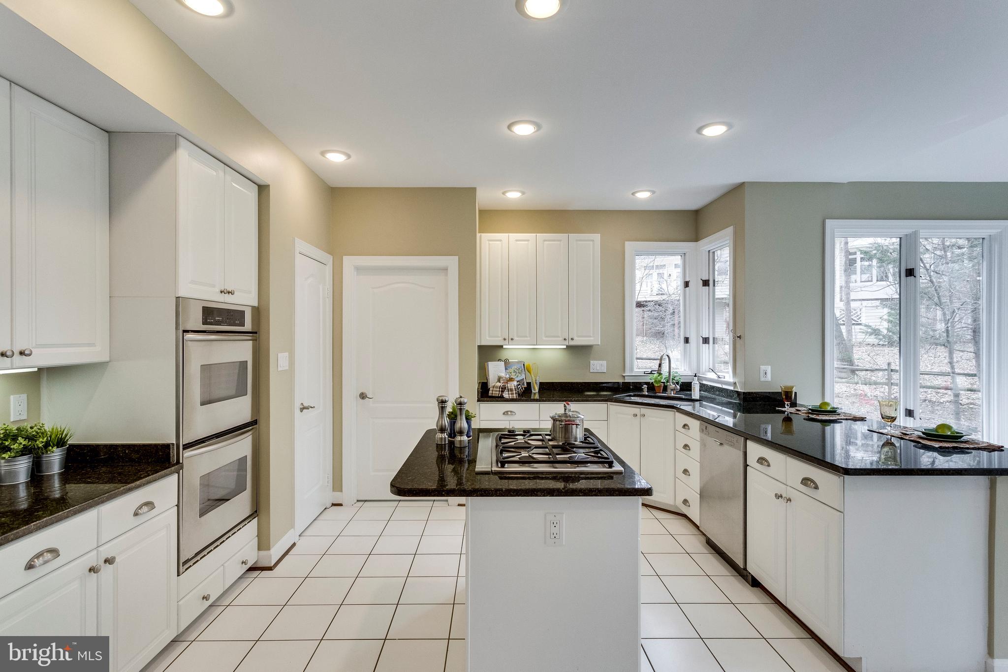 1308 Sawbridge Way Reston, VA 20194 - Photo 20 of 61