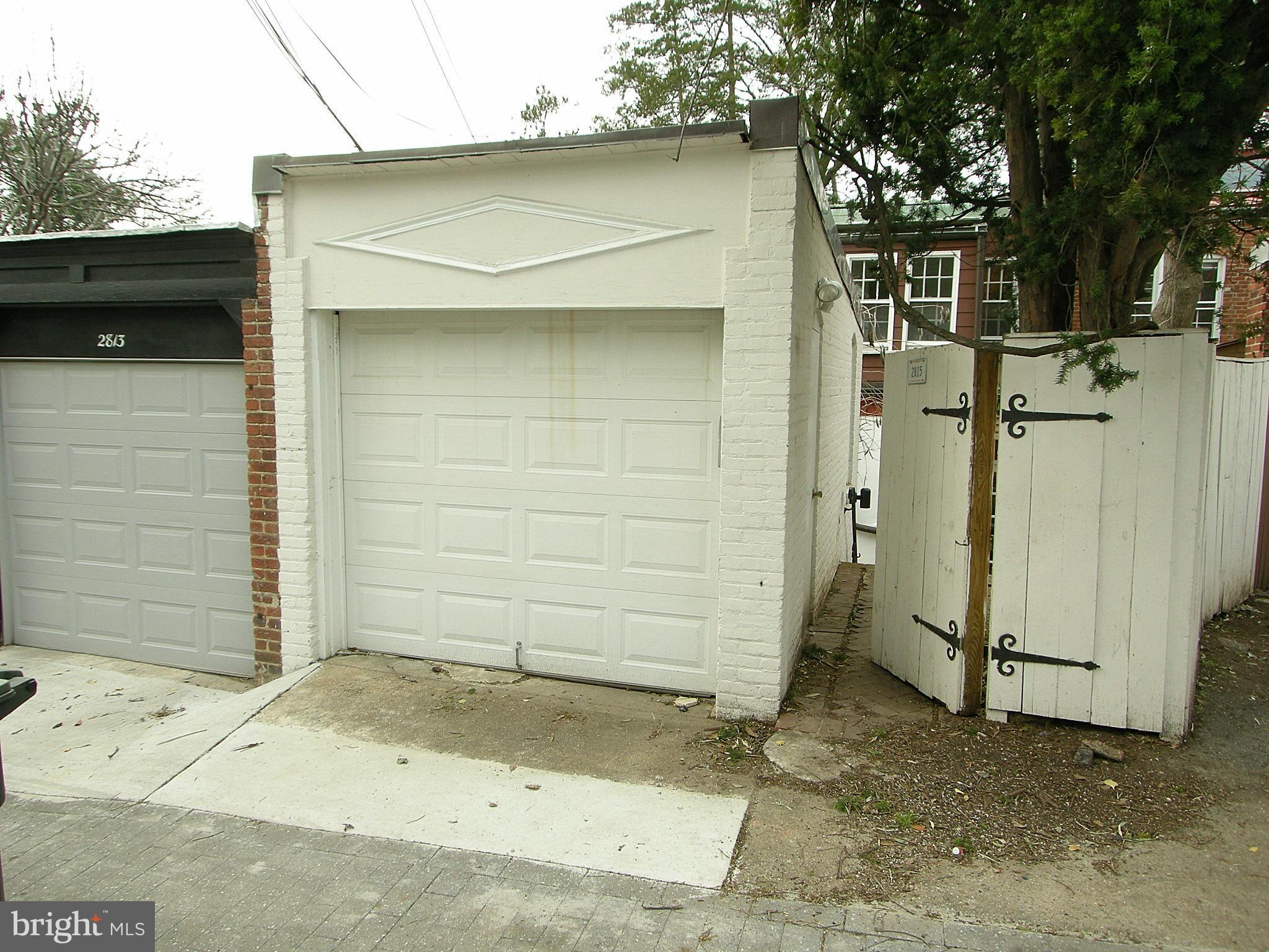 2815 Woodley Road Northwest Washington, DC 20008 - Photo 11 of 25 a view of a garage of the house