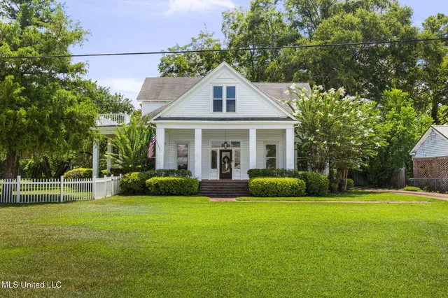 $395,000 | 818 Cannon Avenue, Bentonia, MS 39040