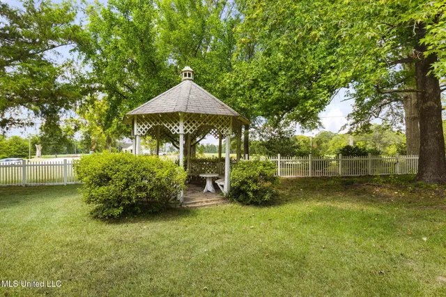 $395,000 | 818 Cannon Avenue, Bentonia, MS 39040