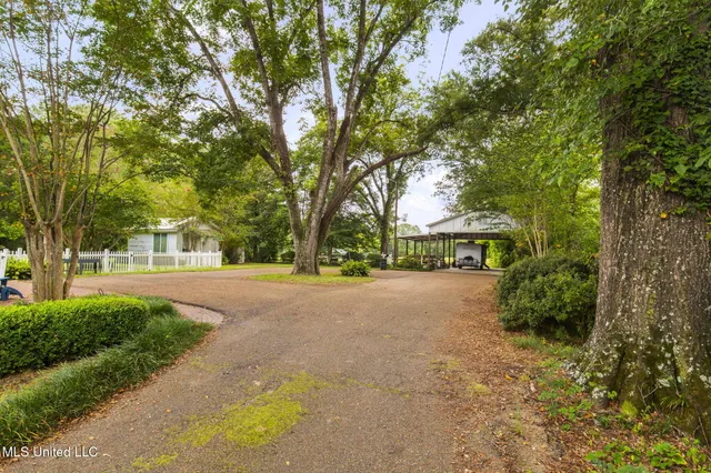 $395,000 | 818 Cannon Avenue, Bentonia, MS 39040