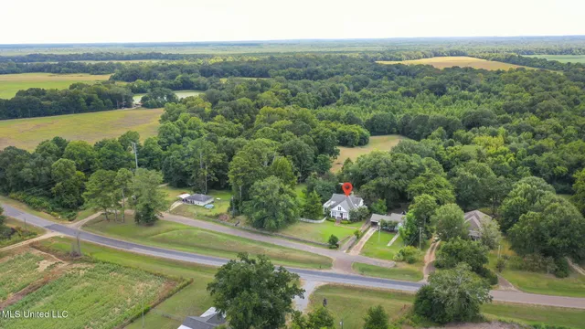 $395,000 | 818 Cannon Avenue, Bentonia, MS 39040