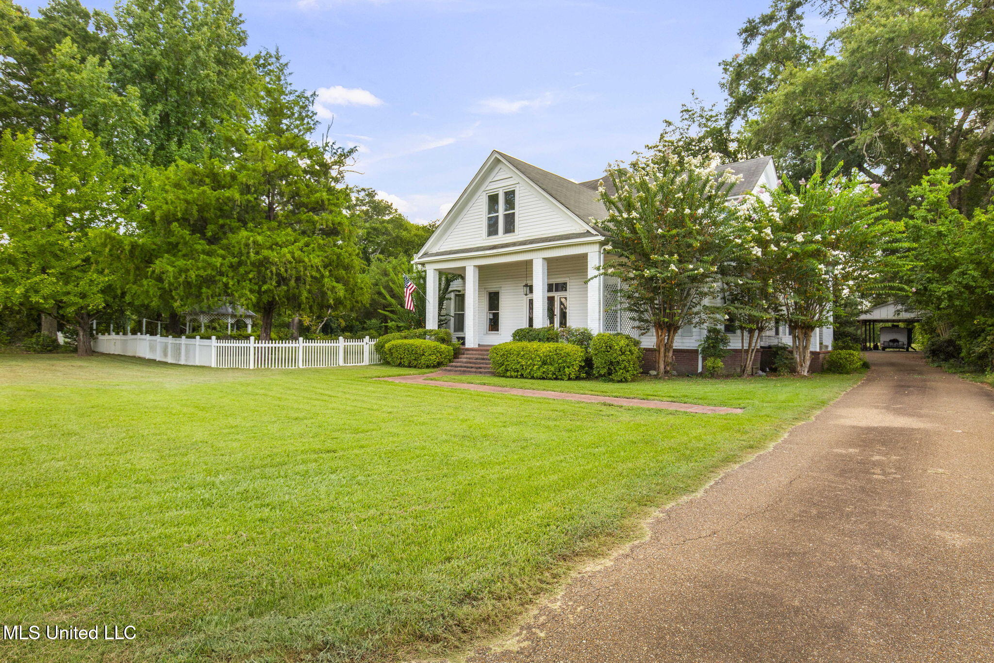 818 Cannon Avenue Bentonia, MS 39040 - Photo 4 of 110 Front of house 4