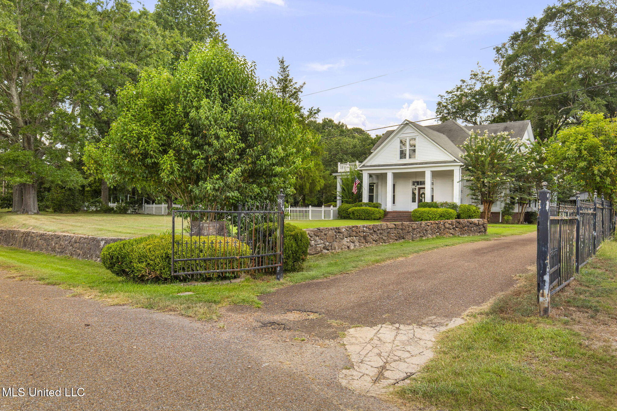 818 Cannon Avenue Bentonia, MS 39040 - Photo 5 of 110 Front of house 5