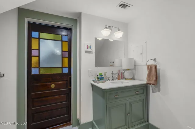 $395,000 | 818 Cannon Avenue, Bentonia, MS 39040