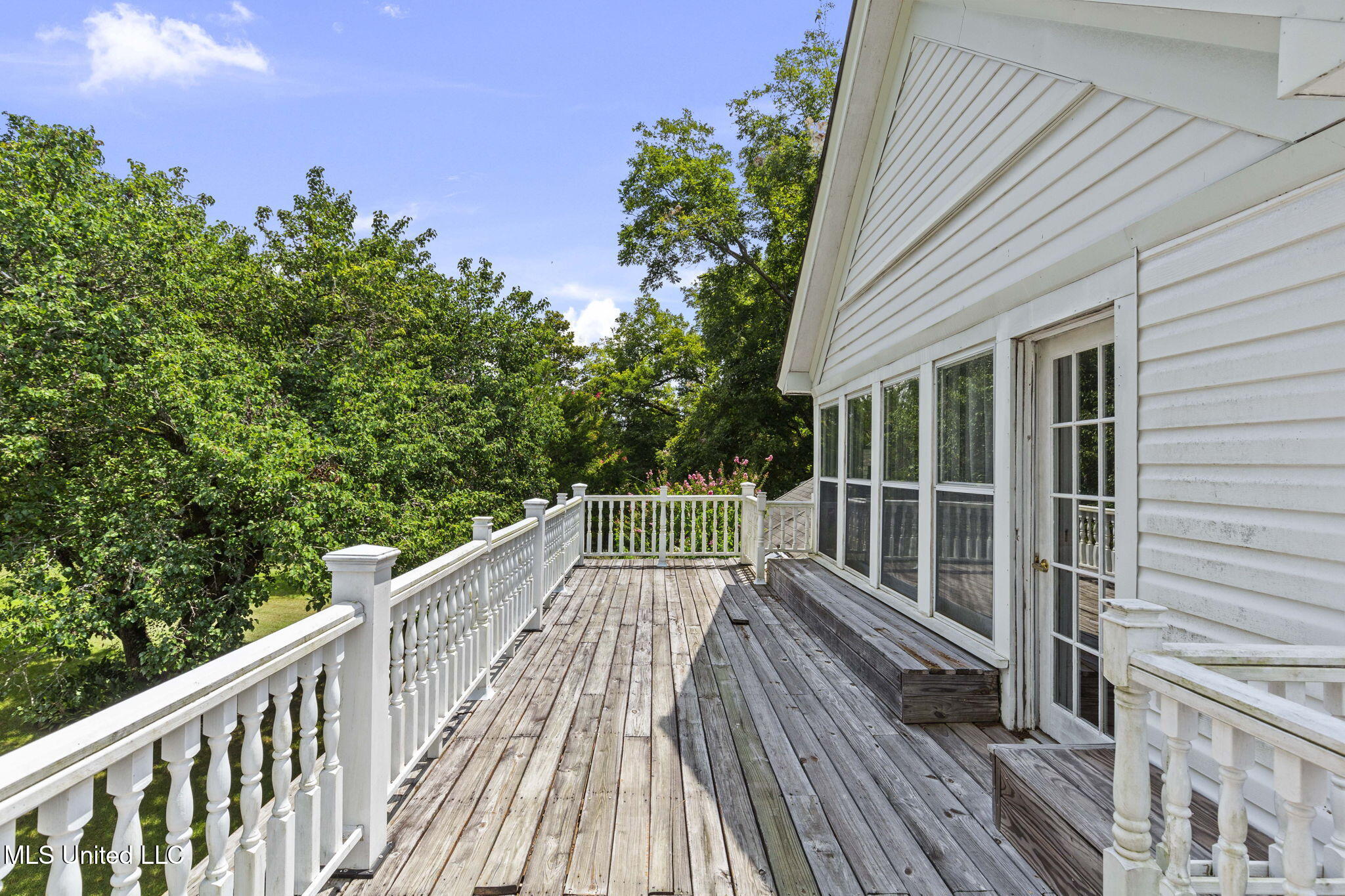 818 Cannon Avenue Bentonia, MS 39040 - Photo 80 of 110 2nd floor balcony 2