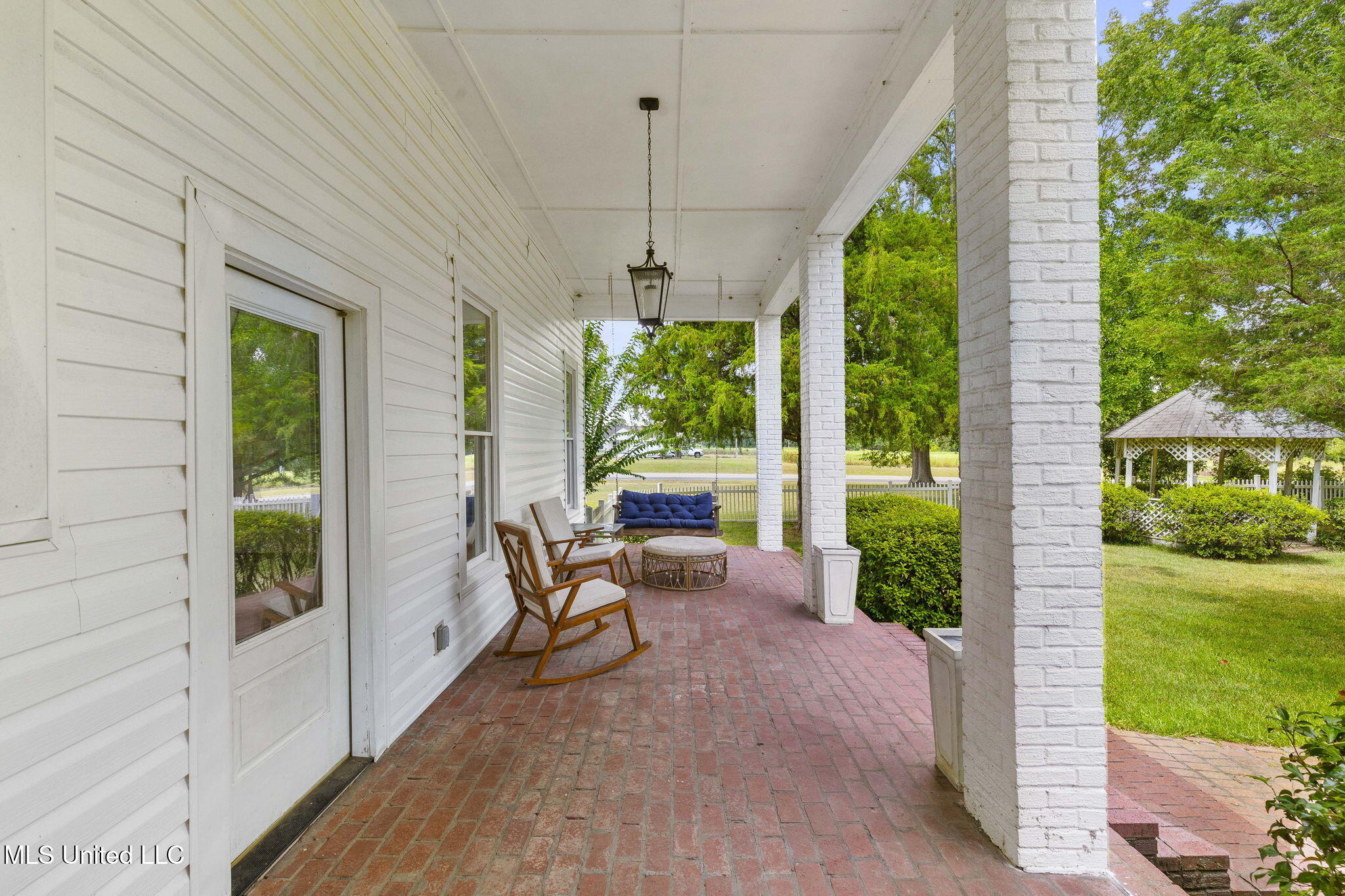 818 Cannon Avenue Bentonia, MS 39040 - Photo 86 of 110 Side porch 3