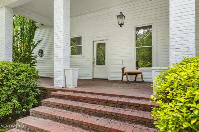 $395,000 | 818 Cannon Avenue, Bentonia, MS 39040