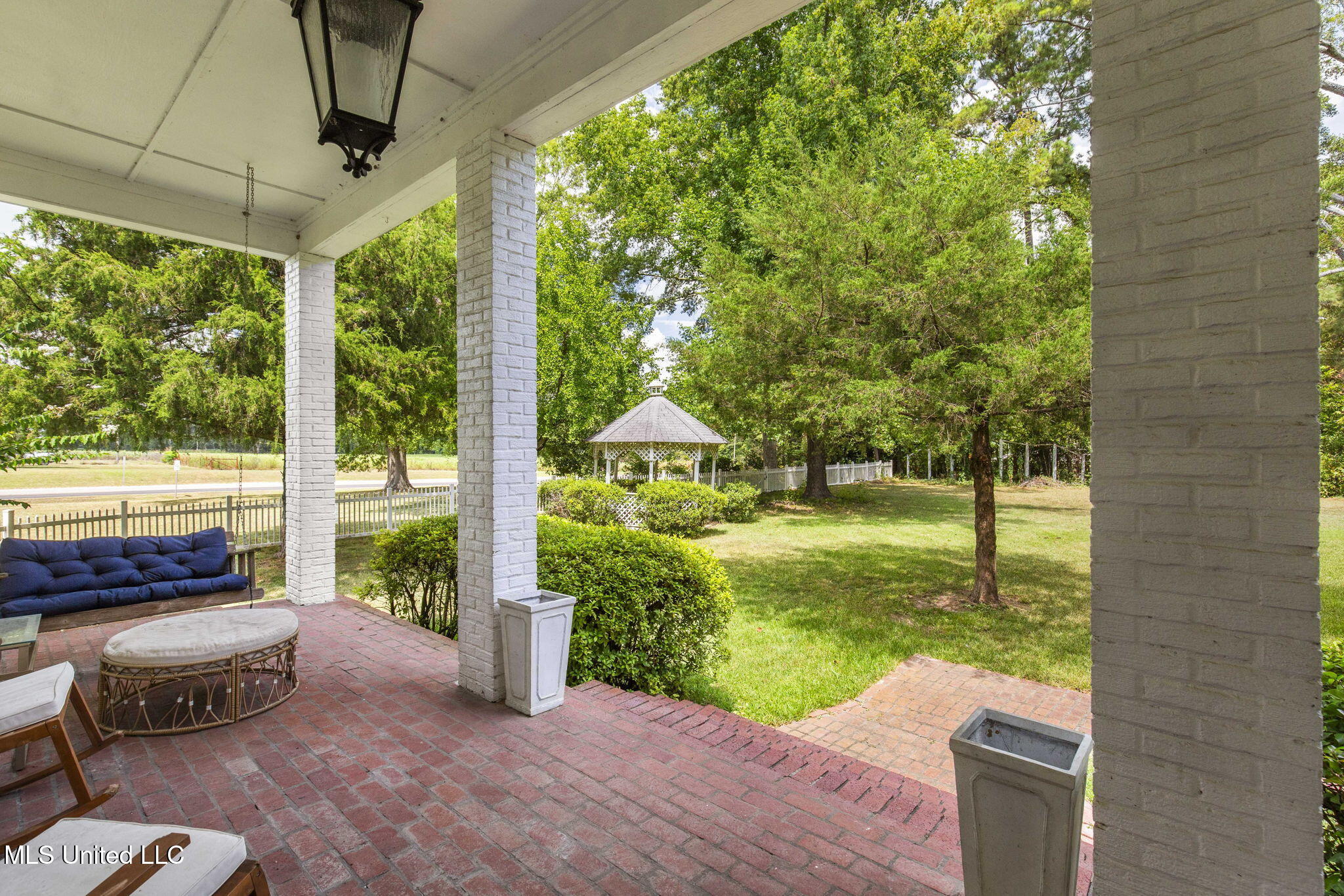 818 Cannon Avenue Bentonia, MS 39040 - Photo 90 of 110 Side porch 7