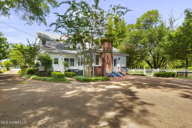 $395,000 | 818 Cannon Avenue, Bentonia, MS 39040