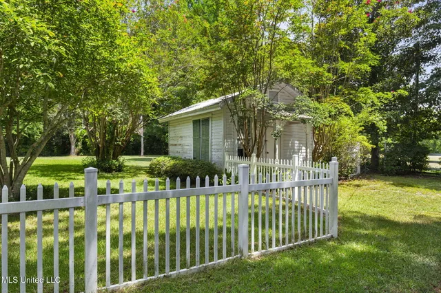 $395,000 | 818 Cannon Avenue, Bentonia, MS 39040