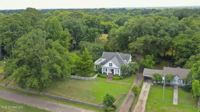 $395,000 | 818 Cannon Avenue, Bentonia, MS 39040