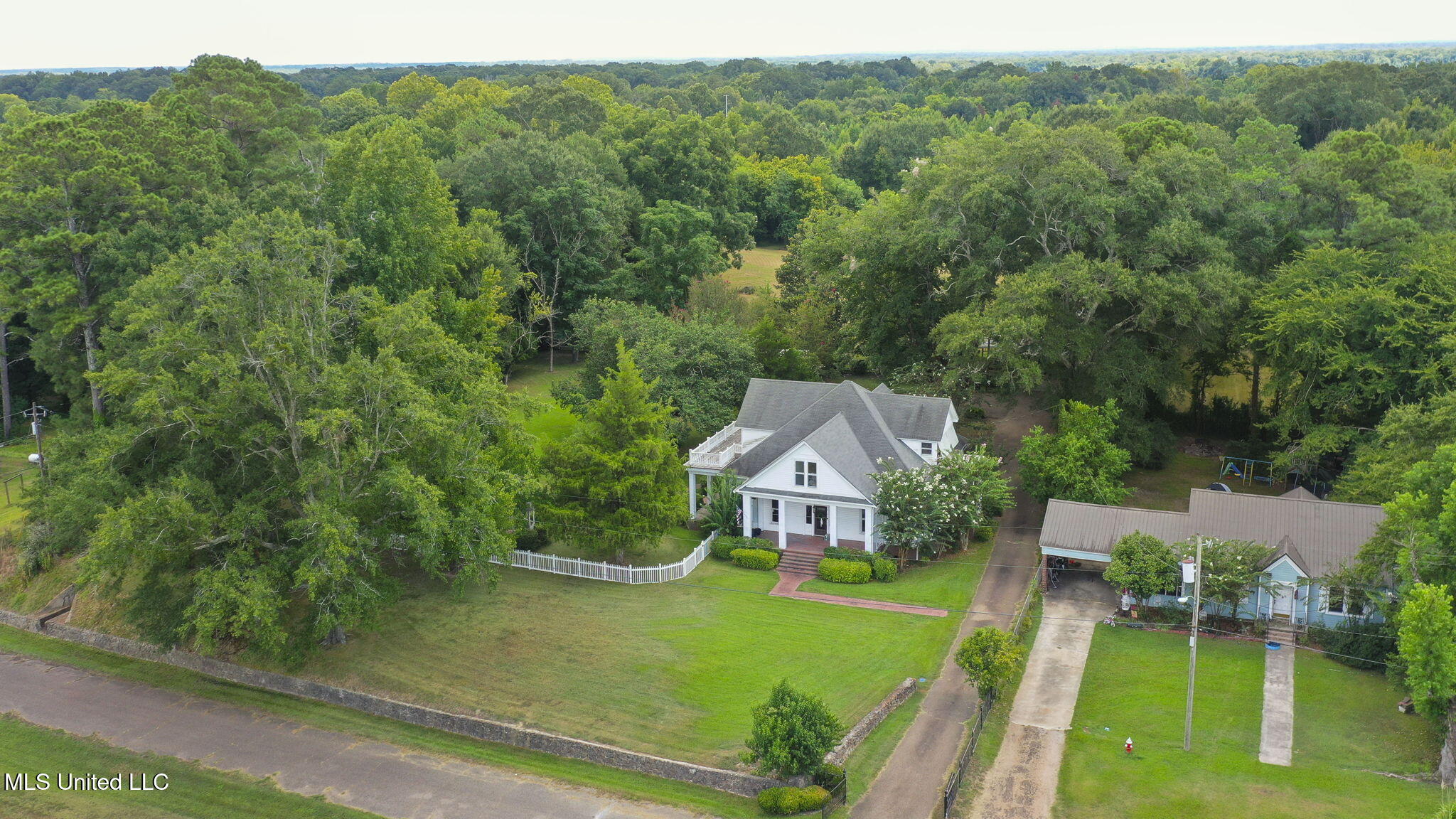 818 Cannon Avenue Bentonia, MS 39040 - Photo 10 of 110 Drone 2