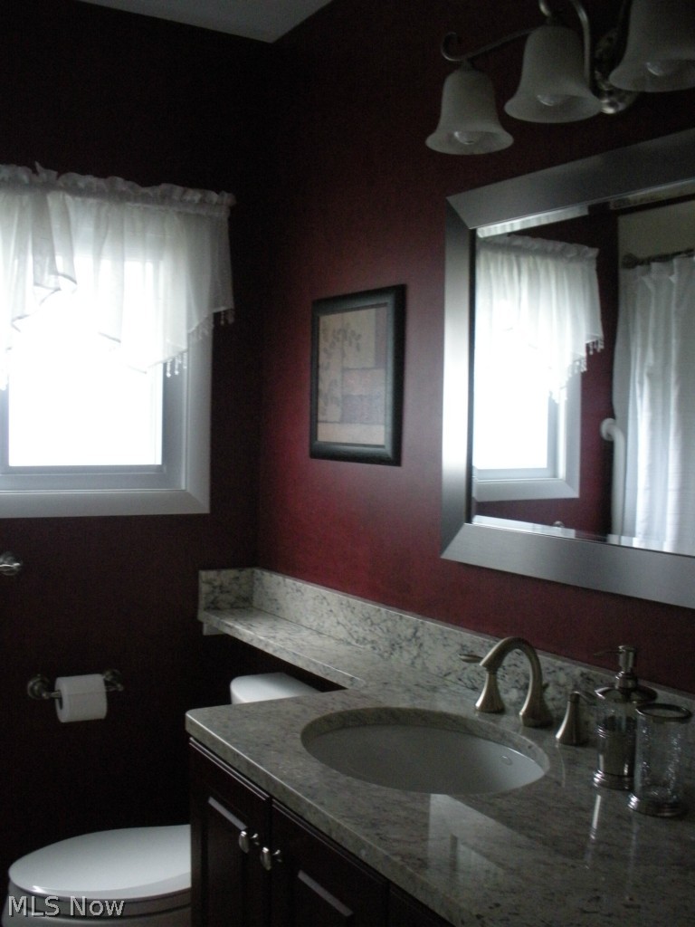 2017 Hansford Road Cleveland, OH 44124 - Photo 14 of 22 Gallery Image 14