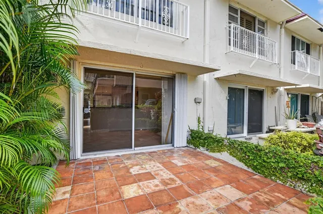 $3,490 | 596 Southeast 20th Avenue, Unit 4, Deerfield Beach, FL 33441