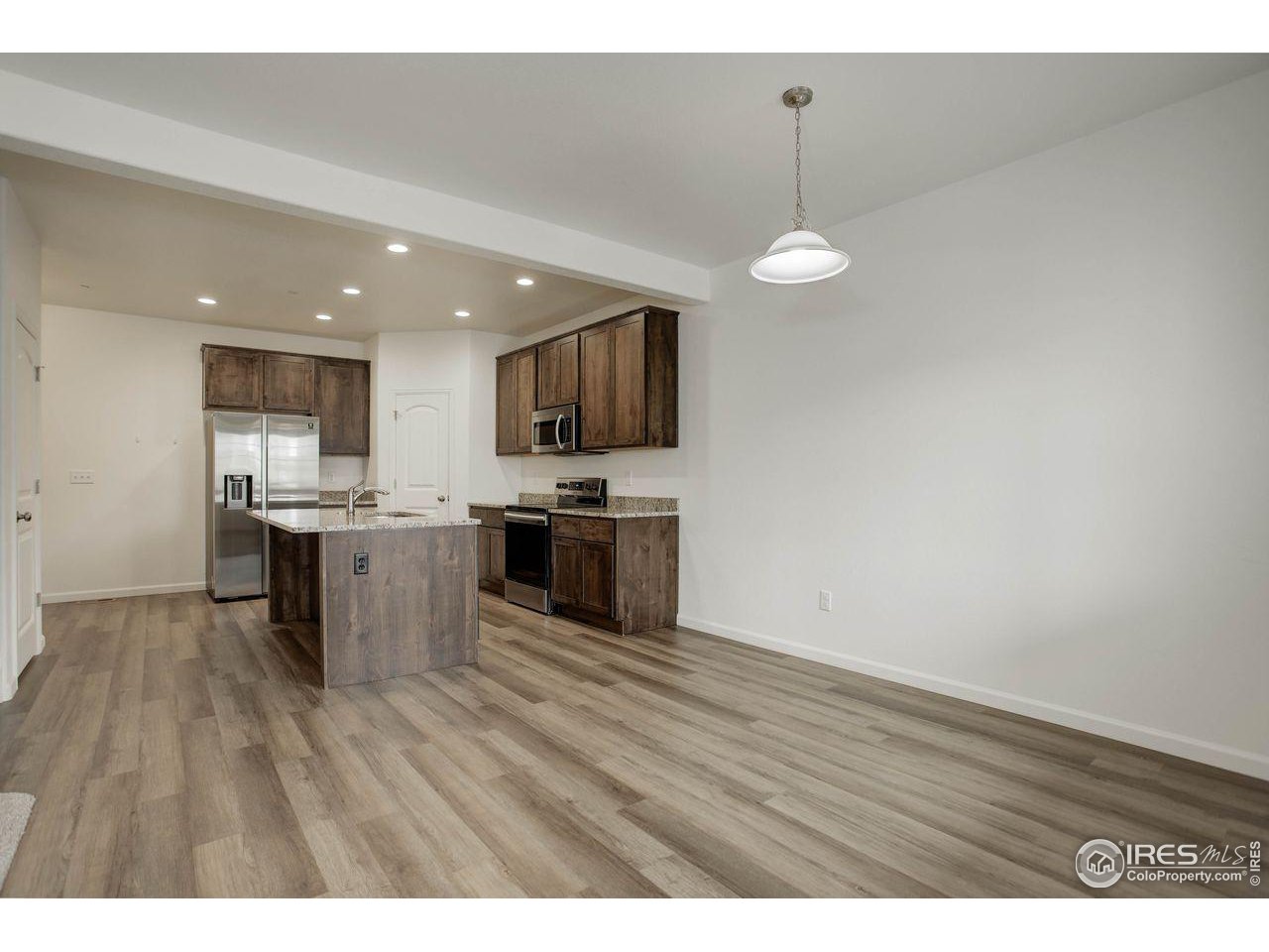 4355 24th Street Road, Unit 1302 Greeley, CO 80634 - Photo 6 of 37 Kitchen