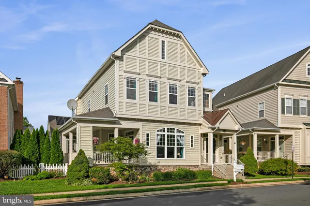 $839,000 | 17510 Lethridge Circle, Round Hill, VA 20141