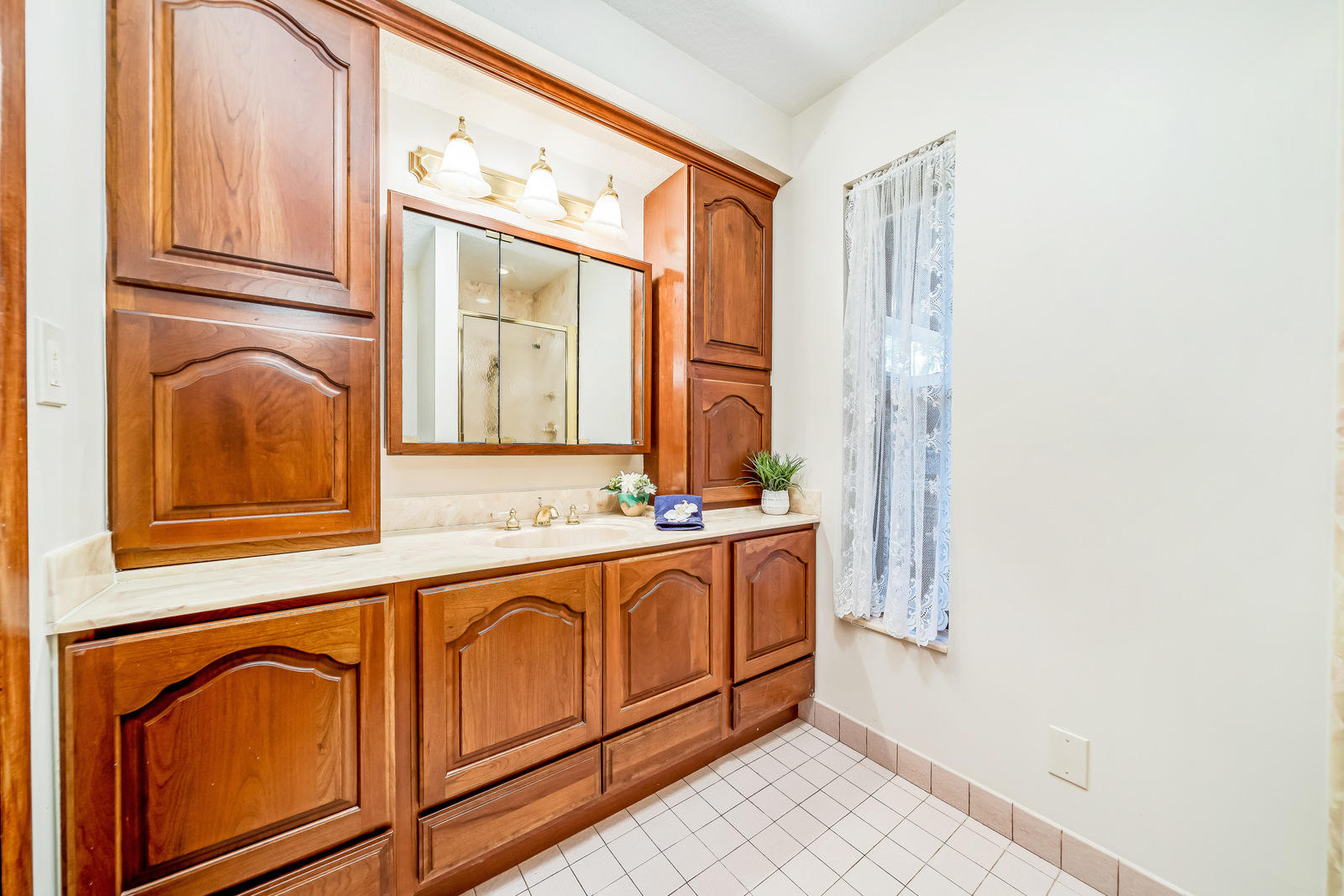 23265 Lago Mar Circle Boca Raton, FL 33433 - Photo 48 of 84 2nd Master Bath