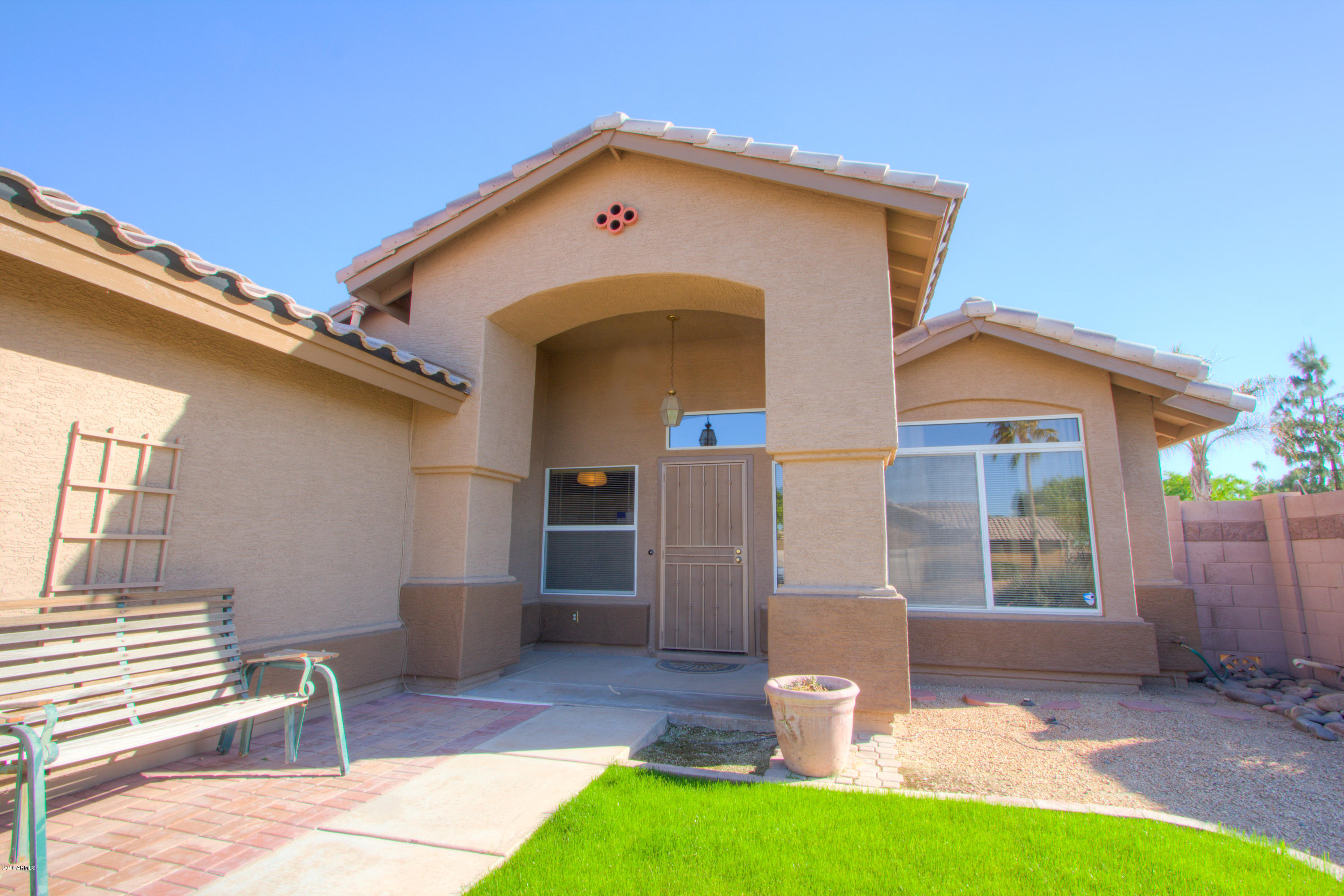 189 West Patrick Street Gilbert, AZ 85233 - Photo 2 of 32 02