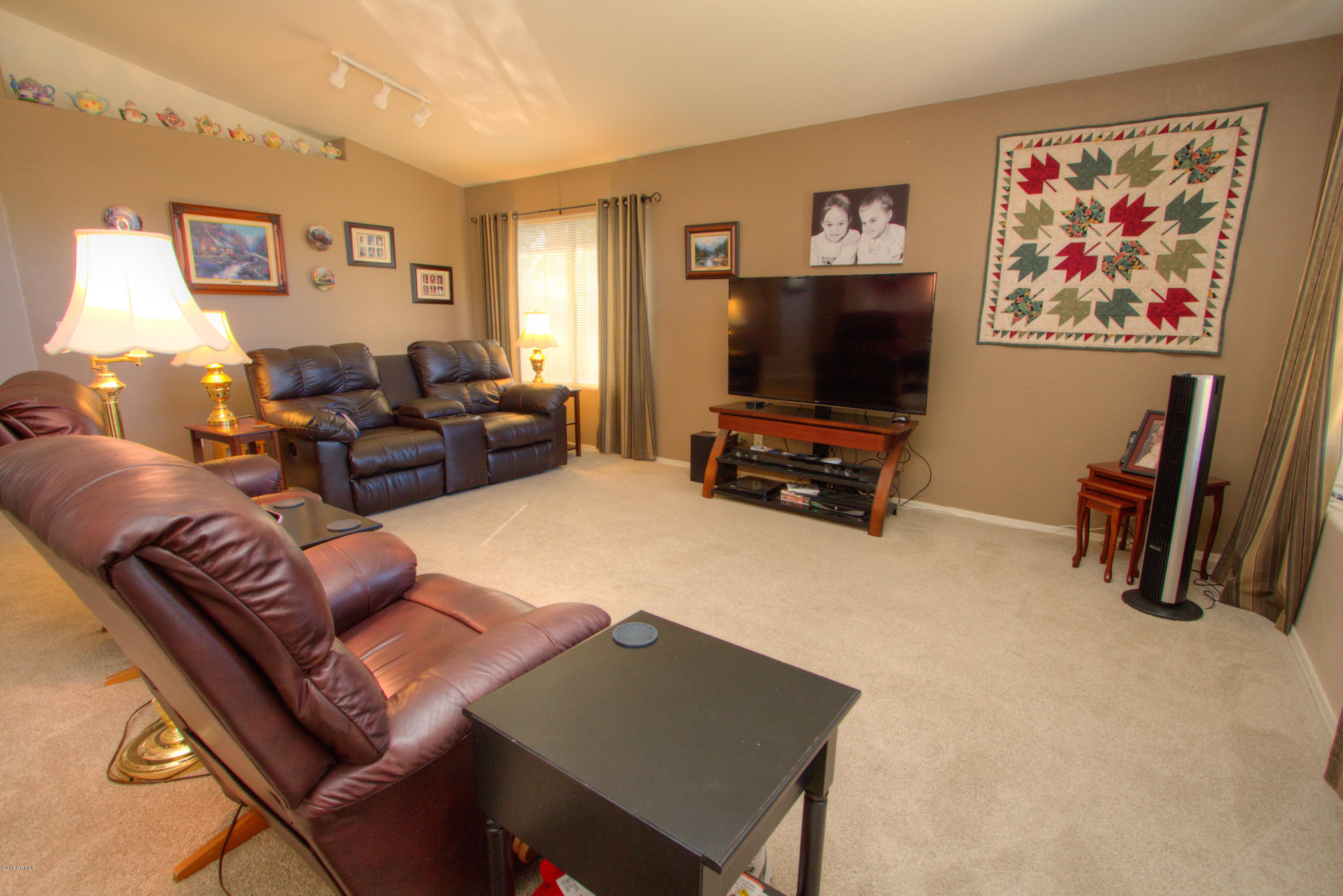 189 West Patrick Street Gilbert, AZ 85233 - Photo 3 of 32 03