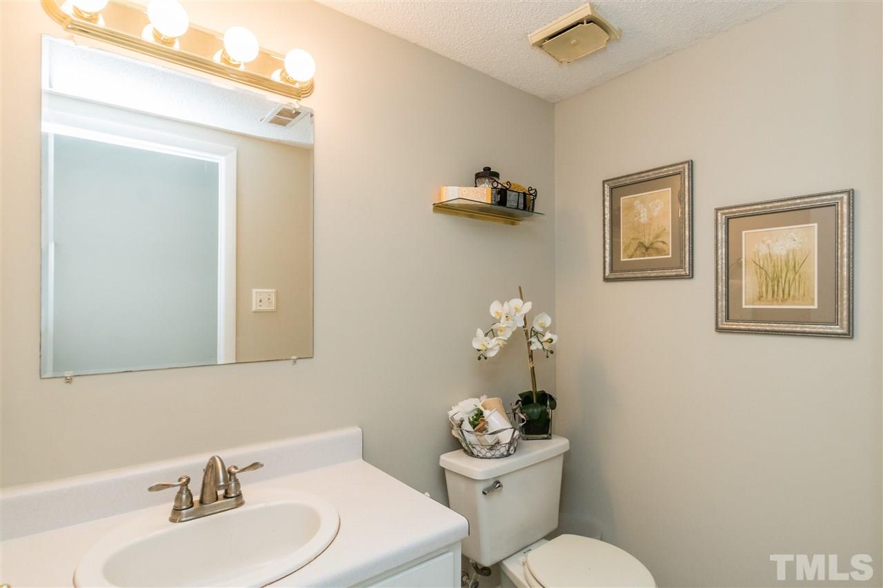 604 Dylan Court Raleigh, NC 27606 - Photo 7 of 15
