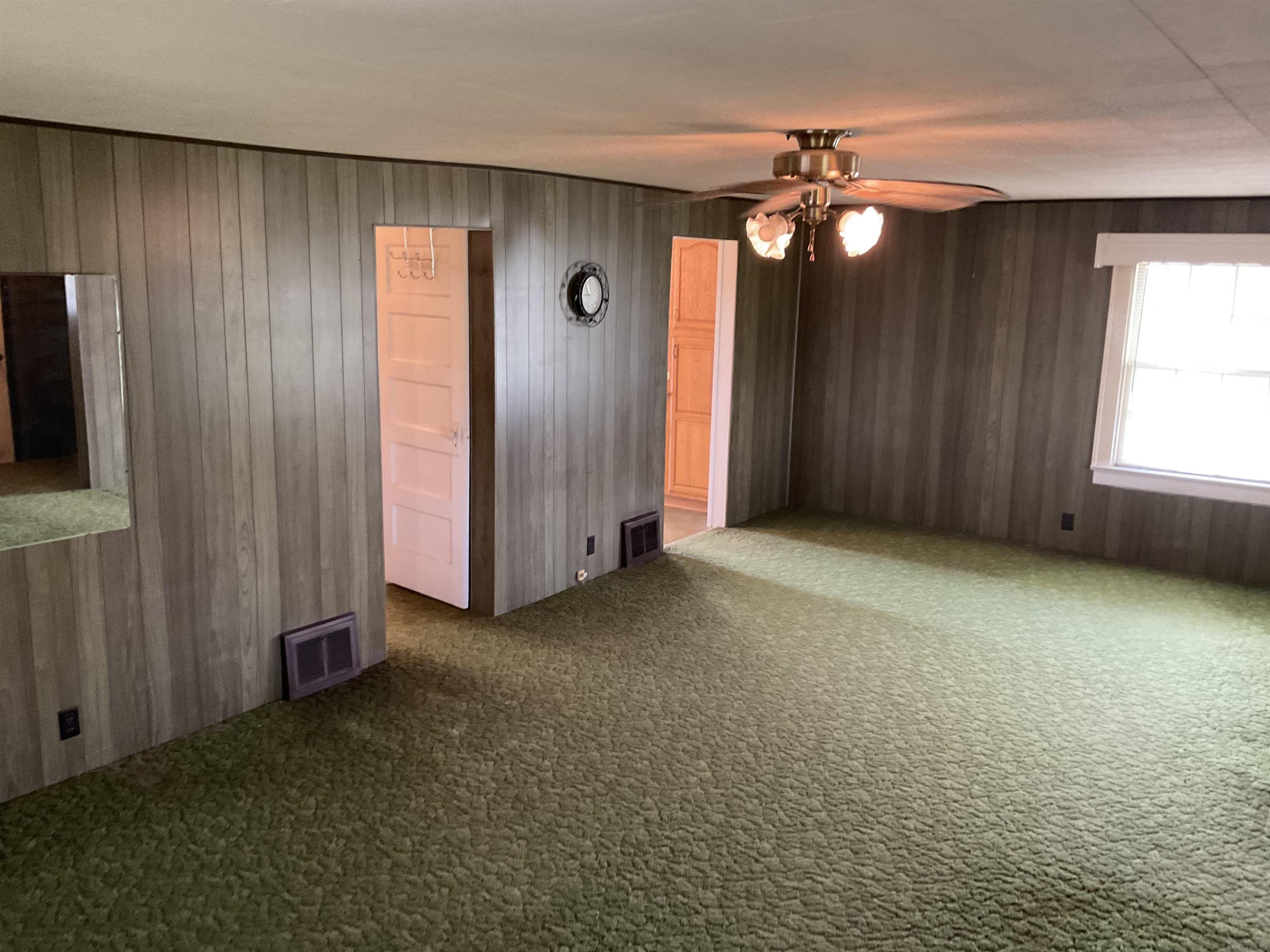 6027 Wayne Trace Fort Wayne, IN 46816 - Photo 4 of 20