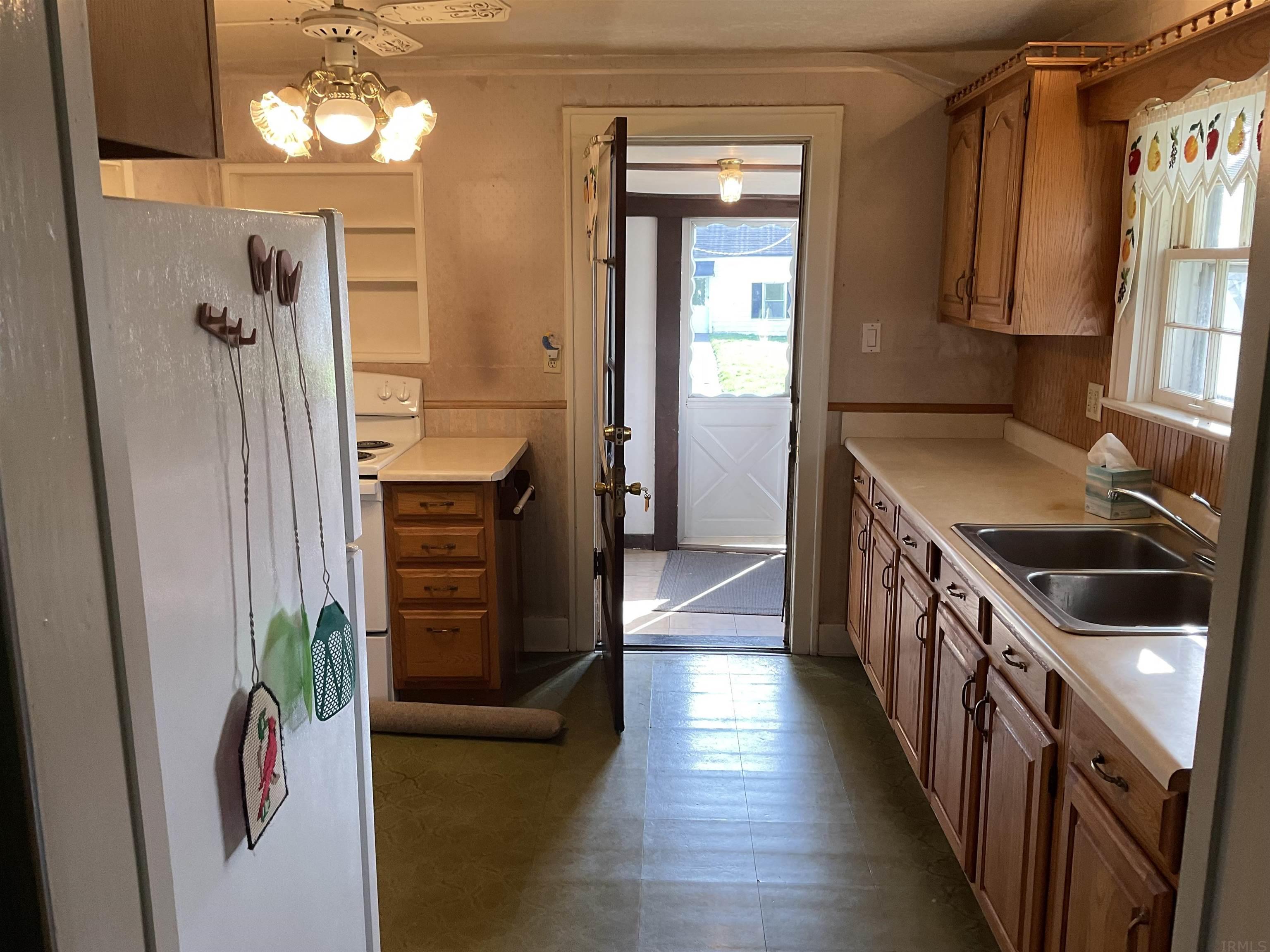 6027 Wayne Trace Fort Wayne, IN 46816 - Photo 8 of 20