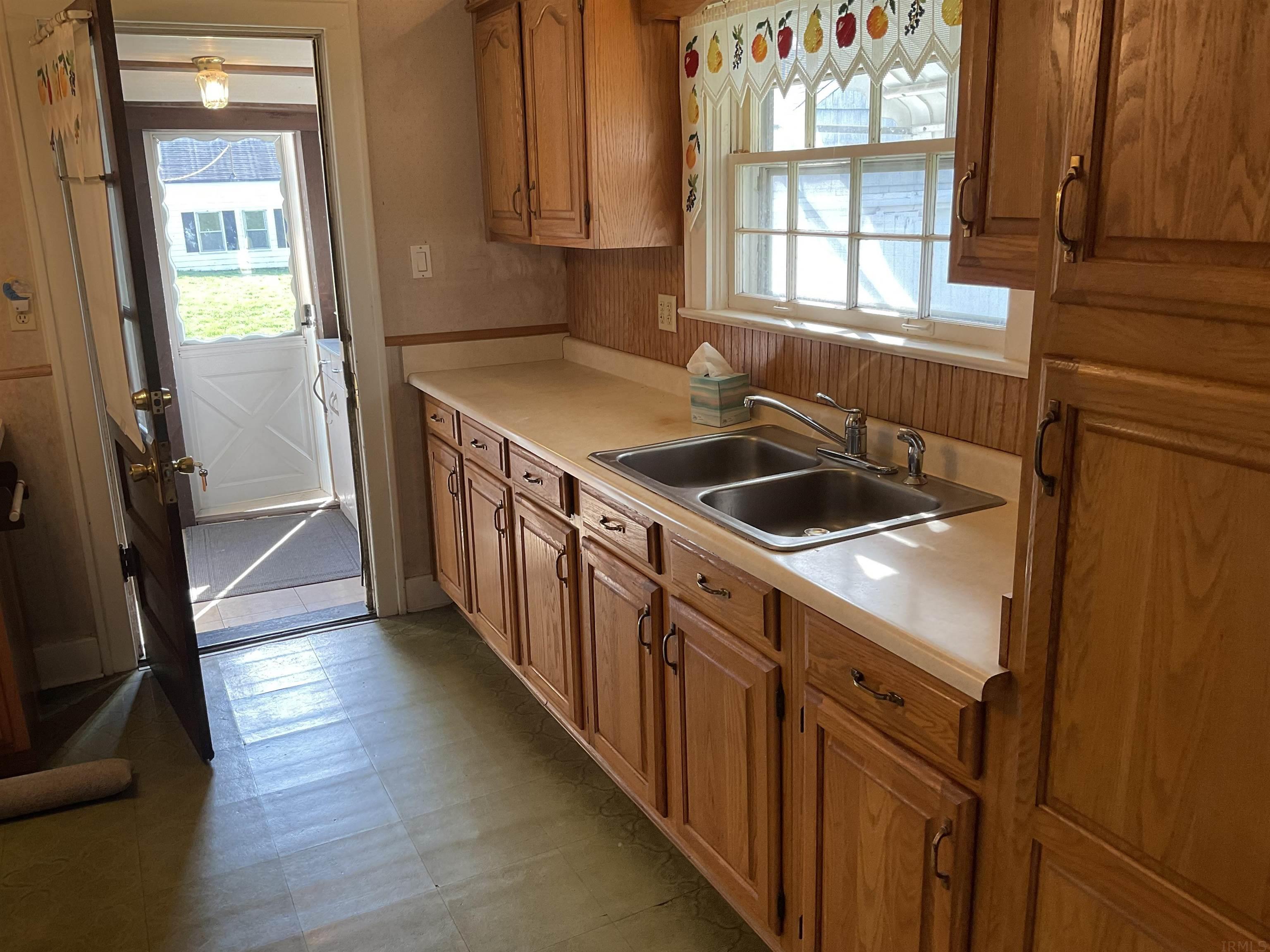 6027 Wayne Trace Fort Wayne, IN 46816 - Photo 9 of 20