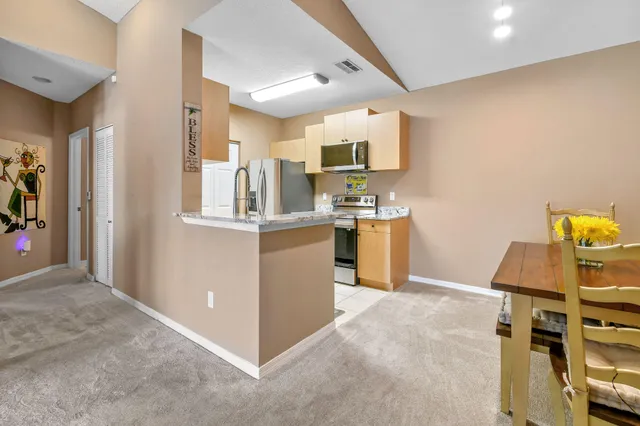 $2,000 | 10354 Fox Trail Road South, Unit 1505, West Palm Beach, FL 33411